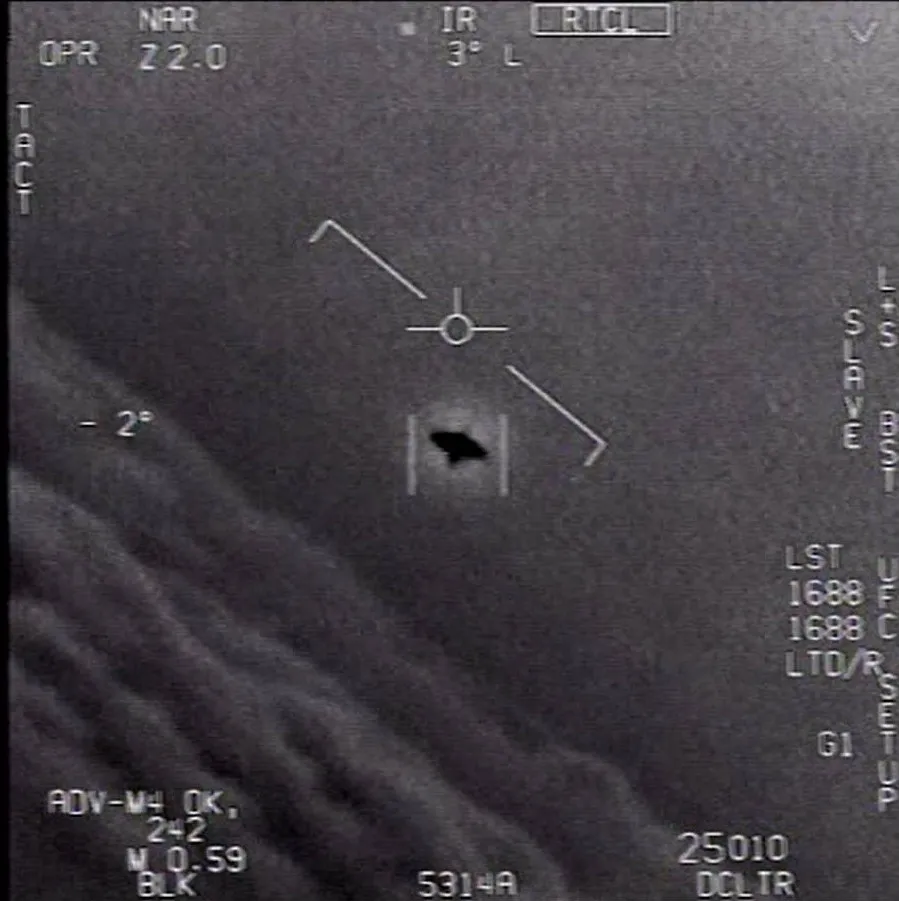 What are the latest UFO sightings in 2022? : An unidentified flying object captured on video by a U.S. Navy jet. (Image credit: DOD/U.S. Navy) 
