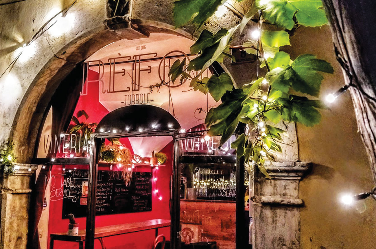 Vineria R&amp;egrave;fol