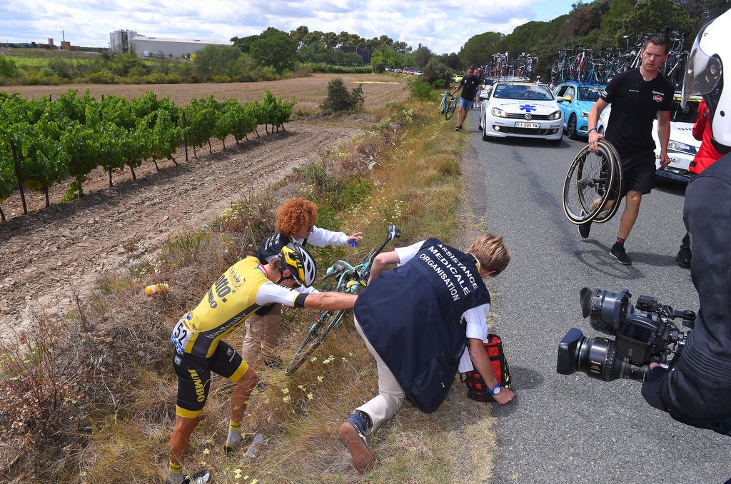 George Bennett (LottoNL-Jumbo) pulls himself out of the ditch after his bad crash at the Tour