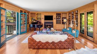 Cozy snug music room in Helen Mirren's house