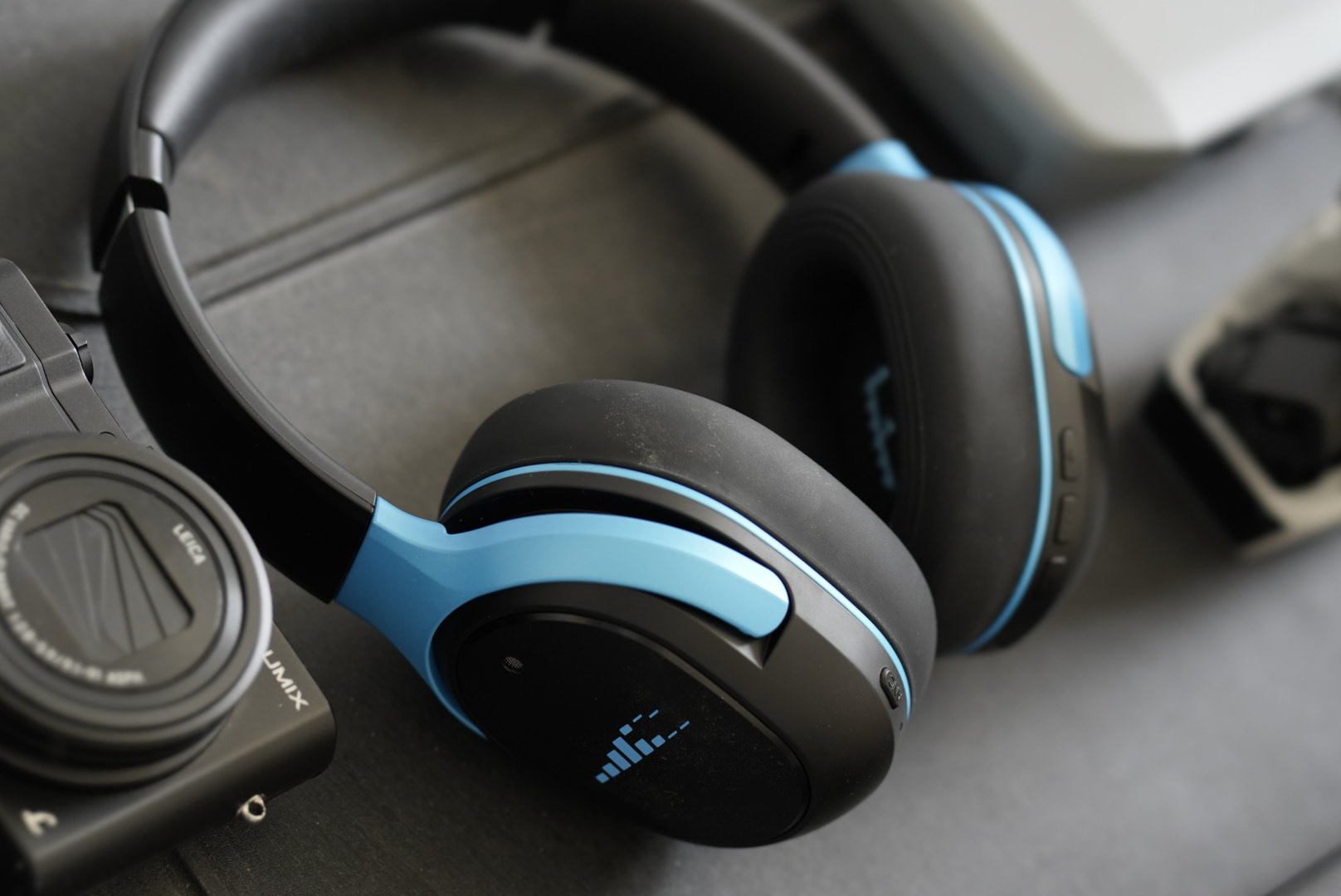 Headphones and gadgets at home at the testers home