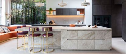 Marble home design: Using marble in a kitchen