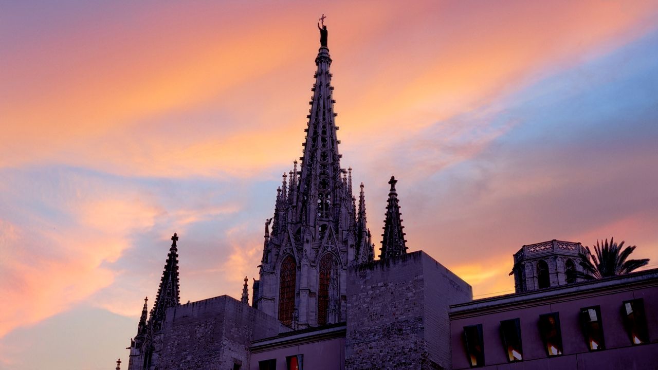 Images of the Catedral de Barcelona, shot on the Xiaomi 14 and edited using the on-device AI photo editor