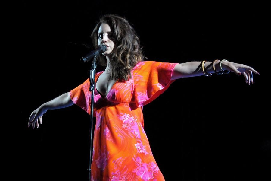 Kurt Cobain&amp;#039;s daughter slams Lana Del Rey: &amp;#039;Death isn&amp;#039;t something to romanticize&amp;#039;