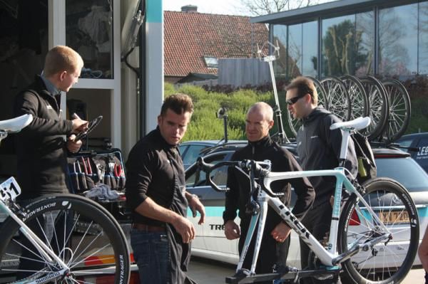 Stuart O'Grady talks the team mechanics before the start of the training ride