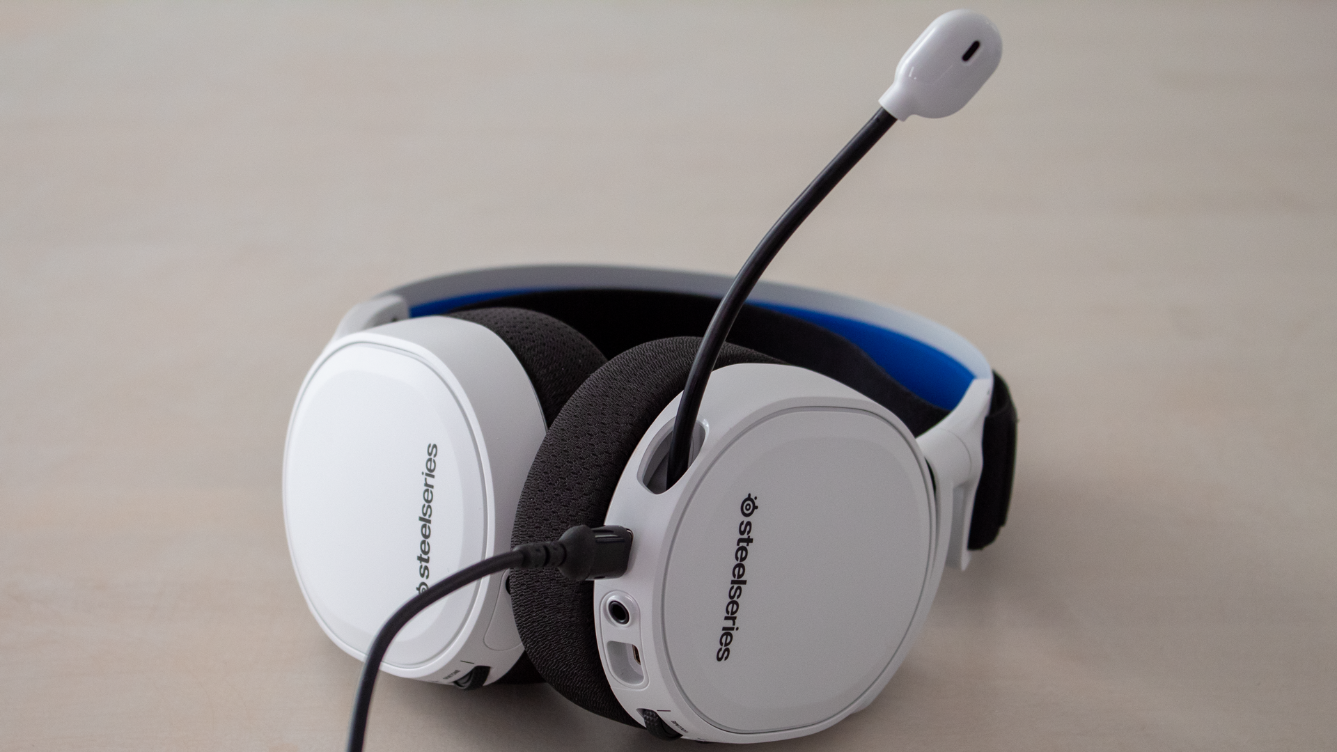 SteelSeries Arctis 7P Wireless ゴムバンド交換済み SteelSeries Arctis 7P Wireless ゴムバンド交換済み Amazon.com