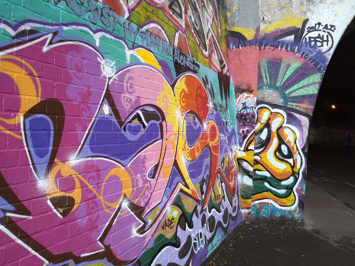 Vibrant colors and reasonable detail