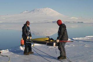 antarctica-glider-110125-02