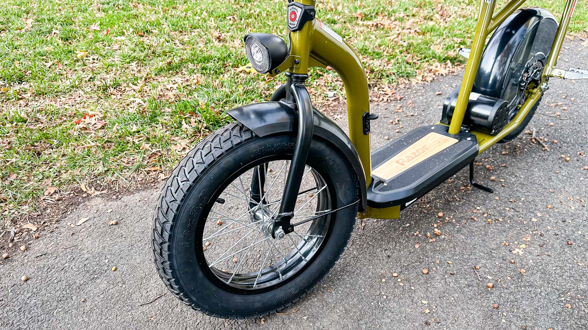 Razor EcoSmart Cargo review: An electric scooter built for two | Tom's ...