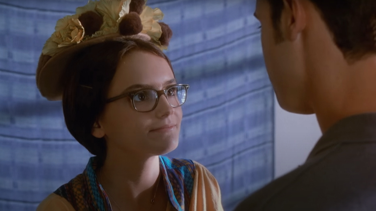 Rachael Leigh Cook in It's All