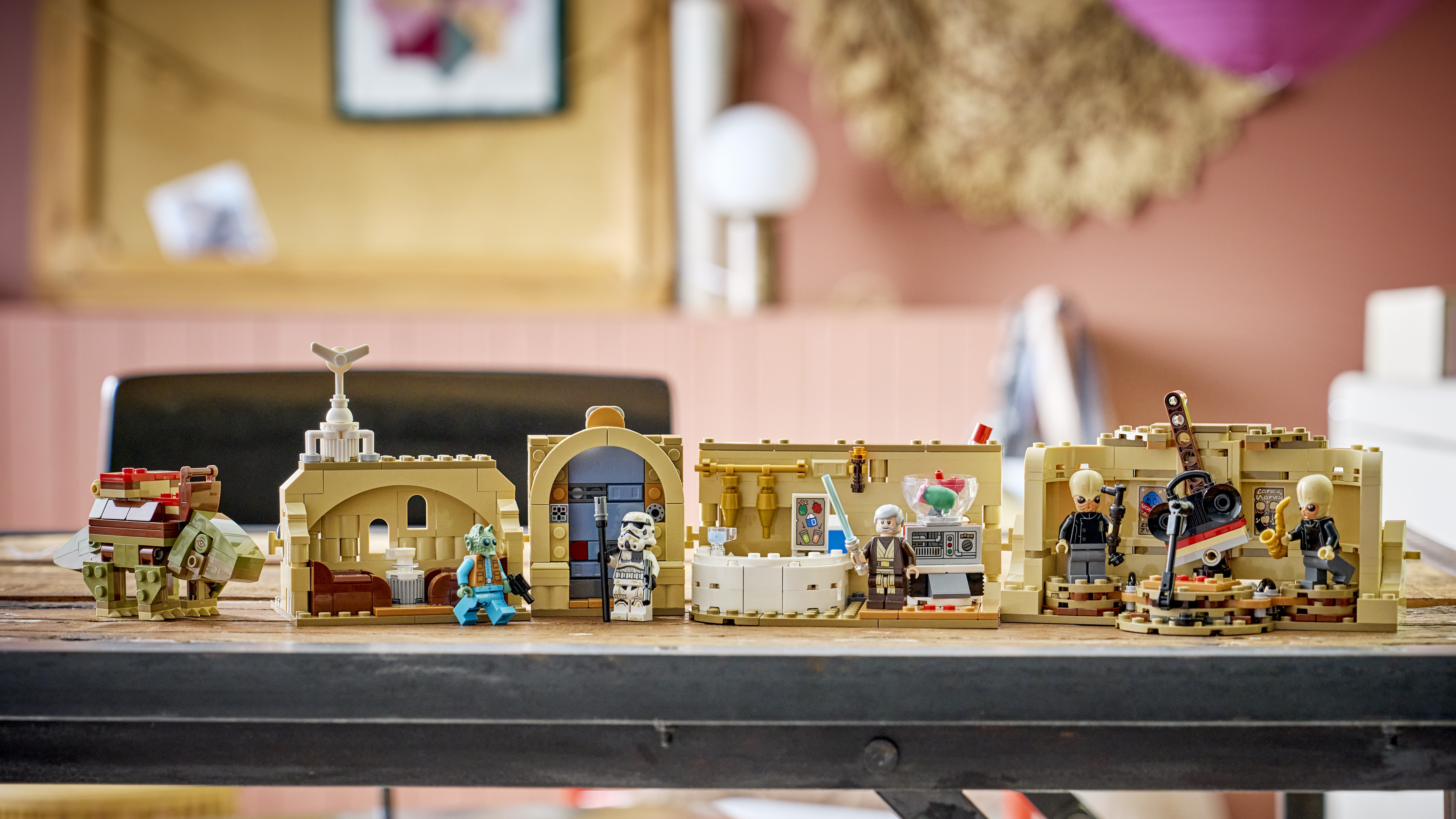 Mos Eisley Cantina Smart brick