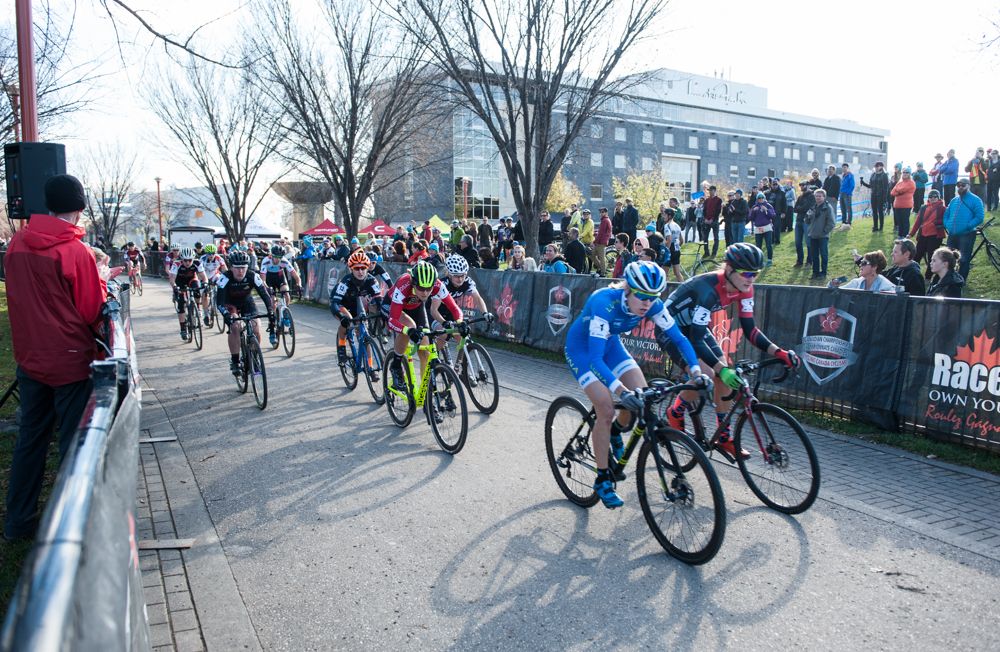Maghalie Rochette and Mical Dyck lead the elite women at the start