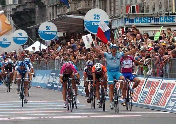 Robert F&ouml;rster (Gerolsteiner) is rewarded for his efforts furing this Giro with a win in the final stage