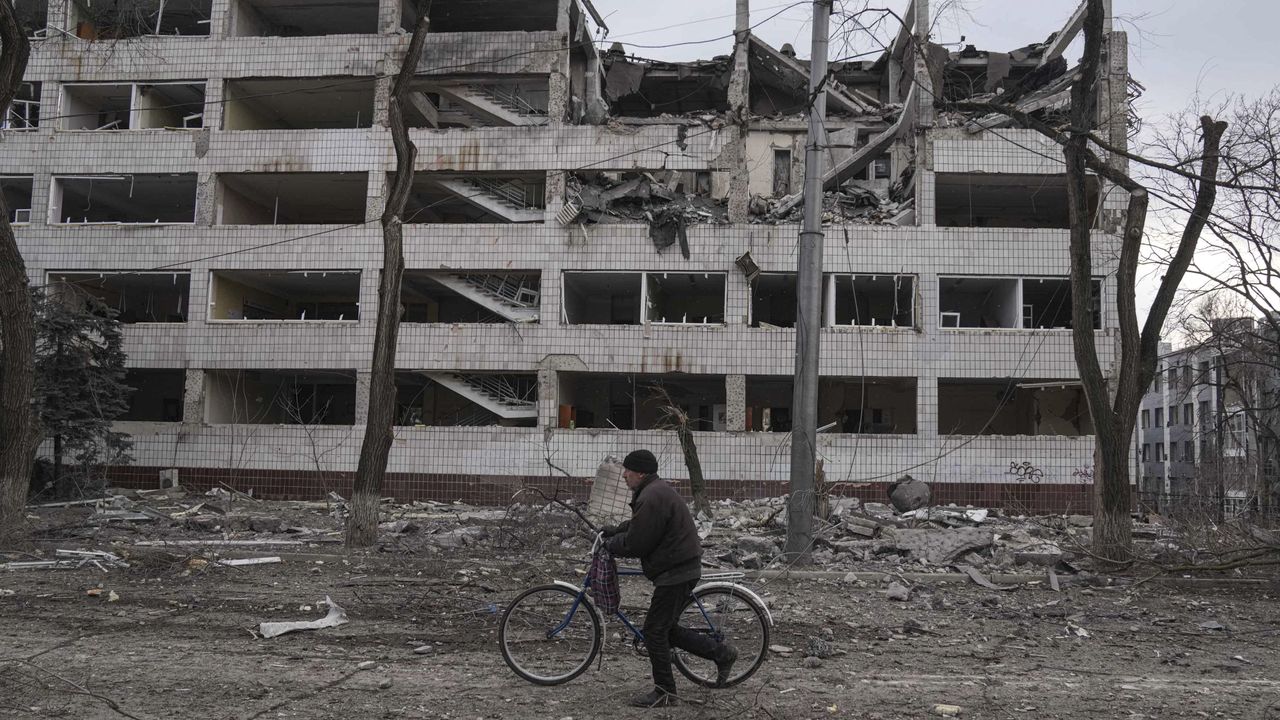 A damaged building in Mariupol, Ukraine.