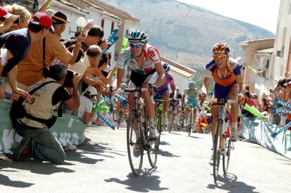 Jurgen Van Den Broeck (Omega Pharma-Lotto) and Bauke Mollema (Rabobank) on the final haul to the line.