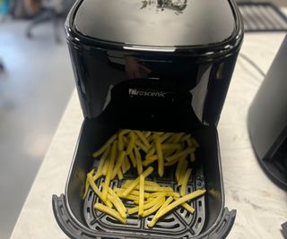 French fries in the Prosenic T22 Air Fryer.