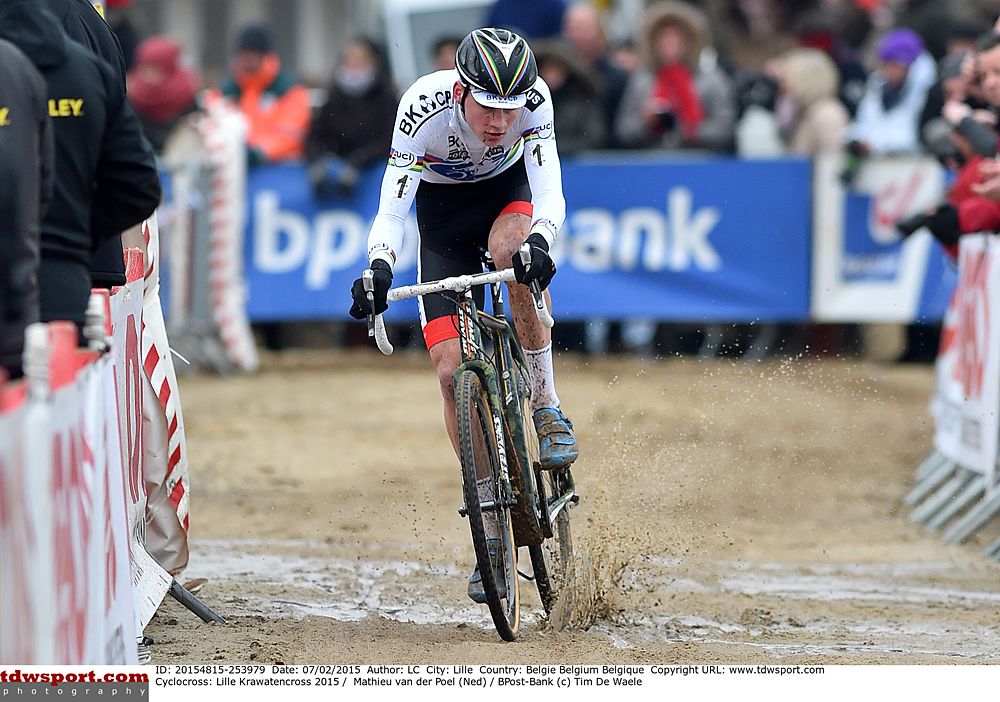 Mathieu Van der Poel (BKCP-Powerplus) solos to the win