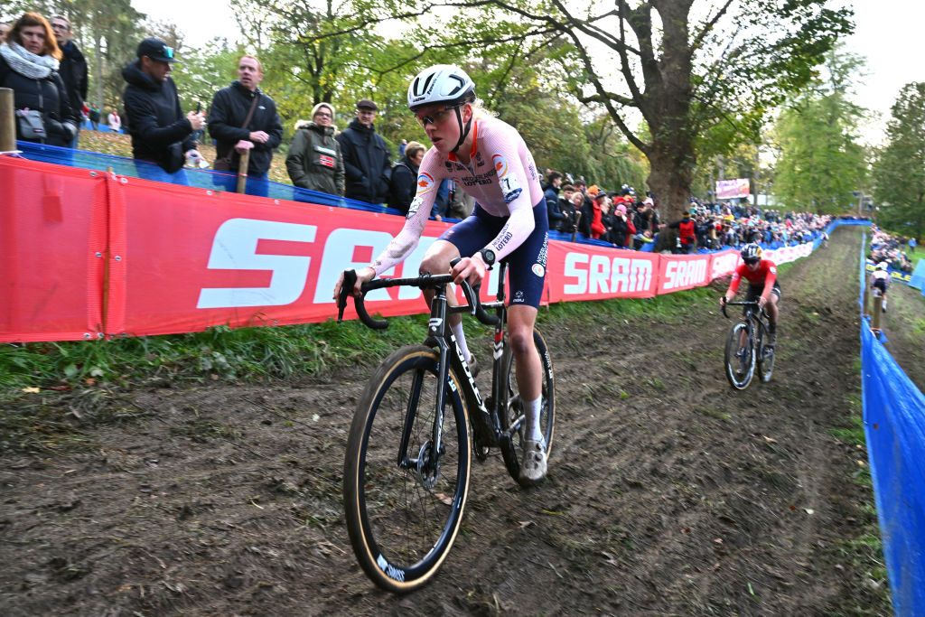NAMUR BELGIUM NOVEMBER 05 Fem Van Empel of The Netherlands competes during the 20th UEC European Cyclocross Championships 2022 Womens Elite EuroCross22 on November 05 2022 in Namur Belgium Photo by Luc ClaessenGetty Images