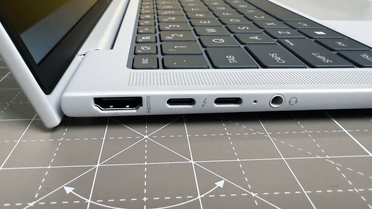 HP EliteBook X G1i AI business laptop