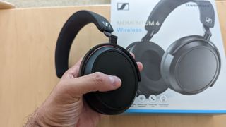 Sennheiser Momentum 4 vs Sony WH-1000XM5