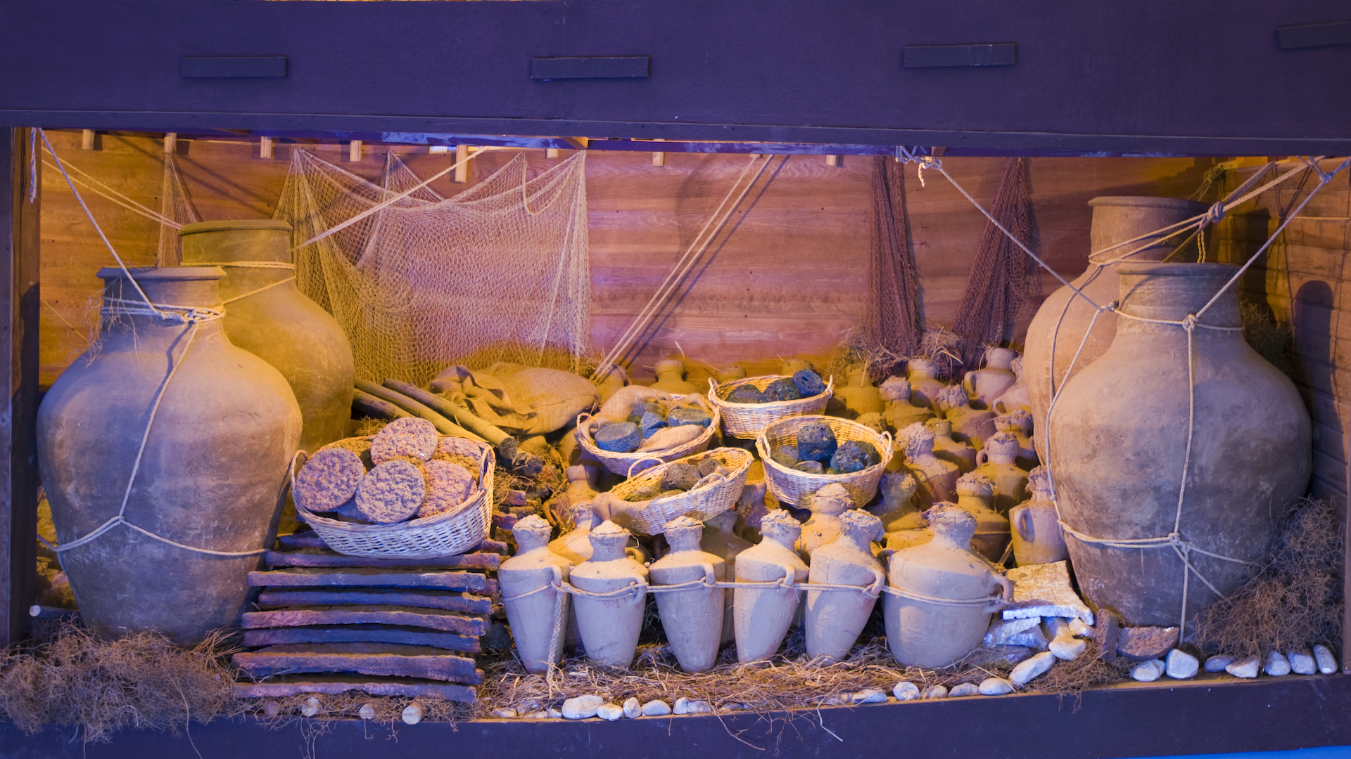 A shelf full of pottery found from the Uluburun shipwreck
