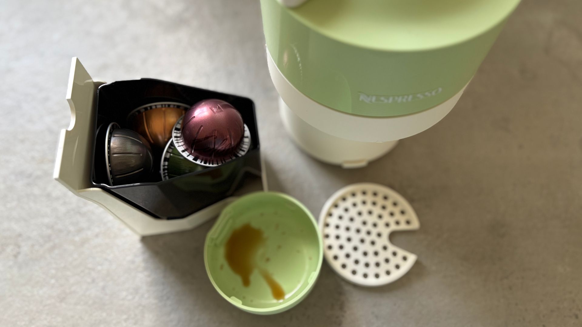 Nespresso Vertuo Pop Pistachio pod box