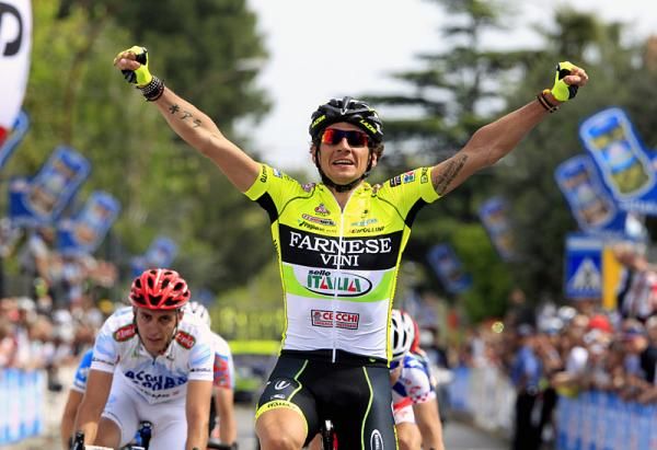 Filippo Pozzato (Farnese Vini-Selle Italia) celebrates his victory at the Filippo Pozzato (Farnese Vini-Selle Italia).