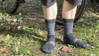 Man wearing the Endura Humvee Waterproof Socks