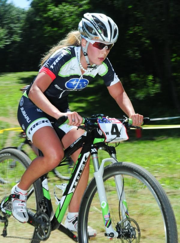Emily Batty (Trek Subaru) stuck in no-woman's land