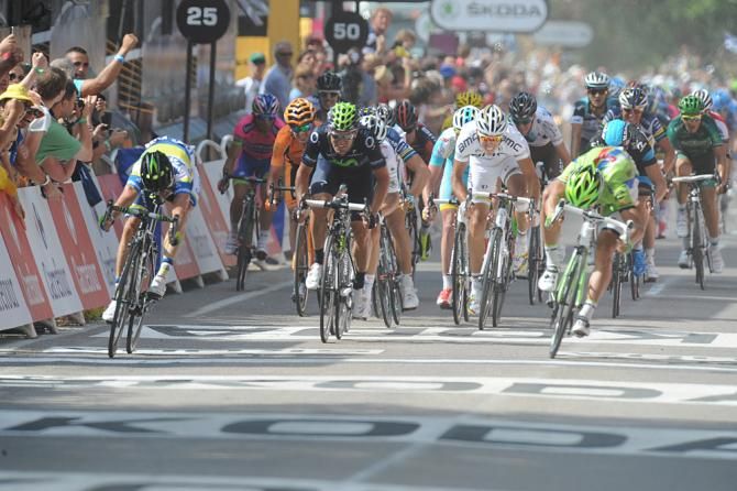 Gerrans and Sagan throw their bikes to the line in Calvi