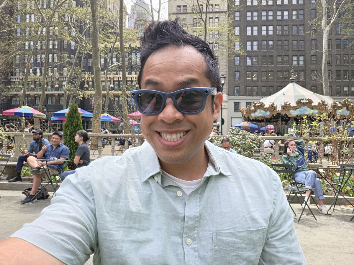 Apple iOS 27 Clean Up vs Samsung Galaxy AI Photo Assist - original.