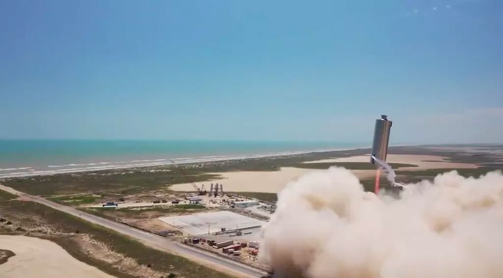 SpaceX gearing up for 12-mile-high test flight with prototype of Mars-colonizing Starship