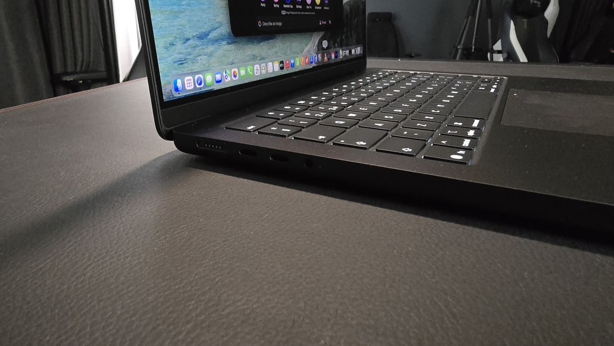 Apple MacBook Pro 14-inch (M5, 2025) in recording studio