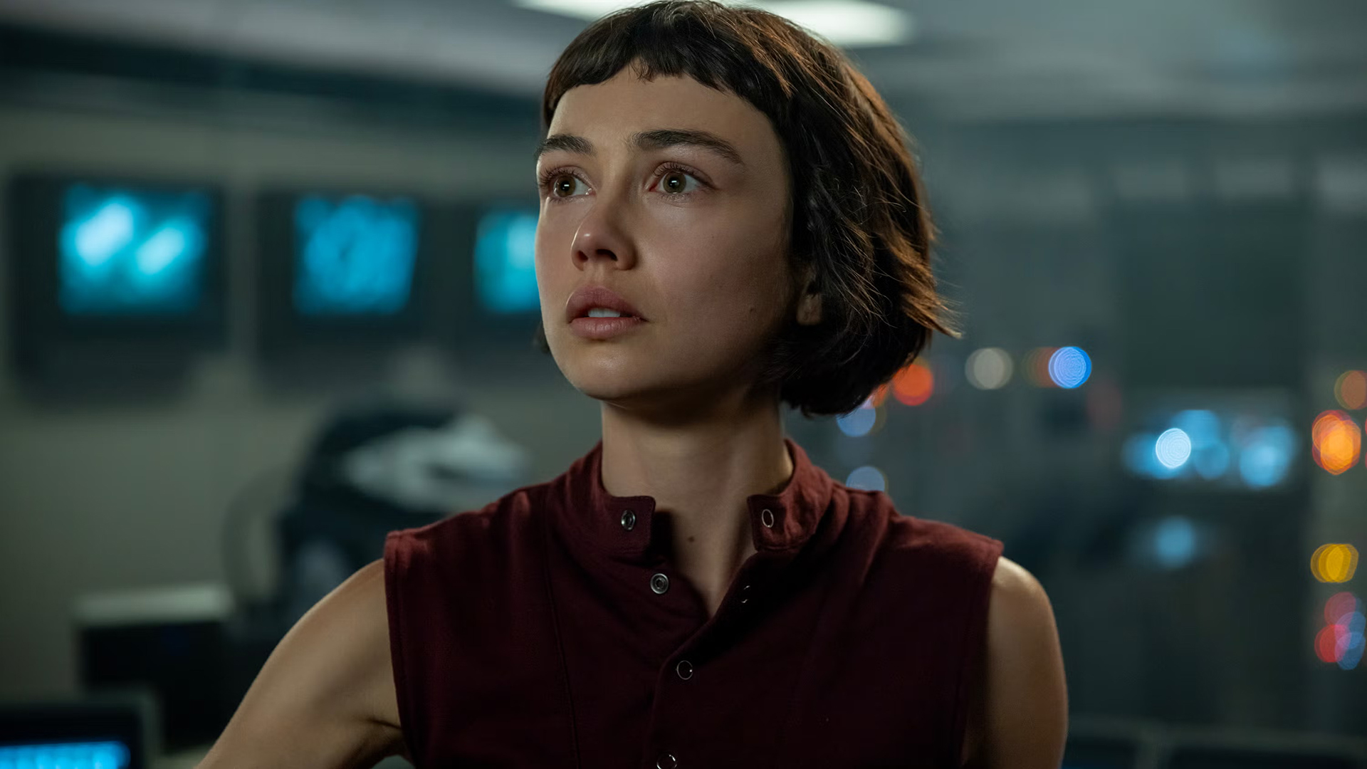 Wendy looking worried in Alien: Earth