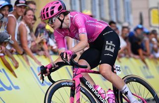 Pointe du Raz Ladies Classic: Nina Berton swipes victory from breakaway duo on final 50 metres in Plouhinec