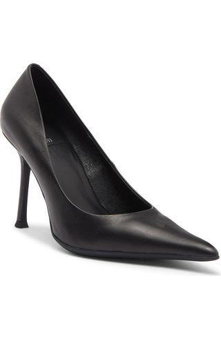 Risktaker Pointed Toe Pump