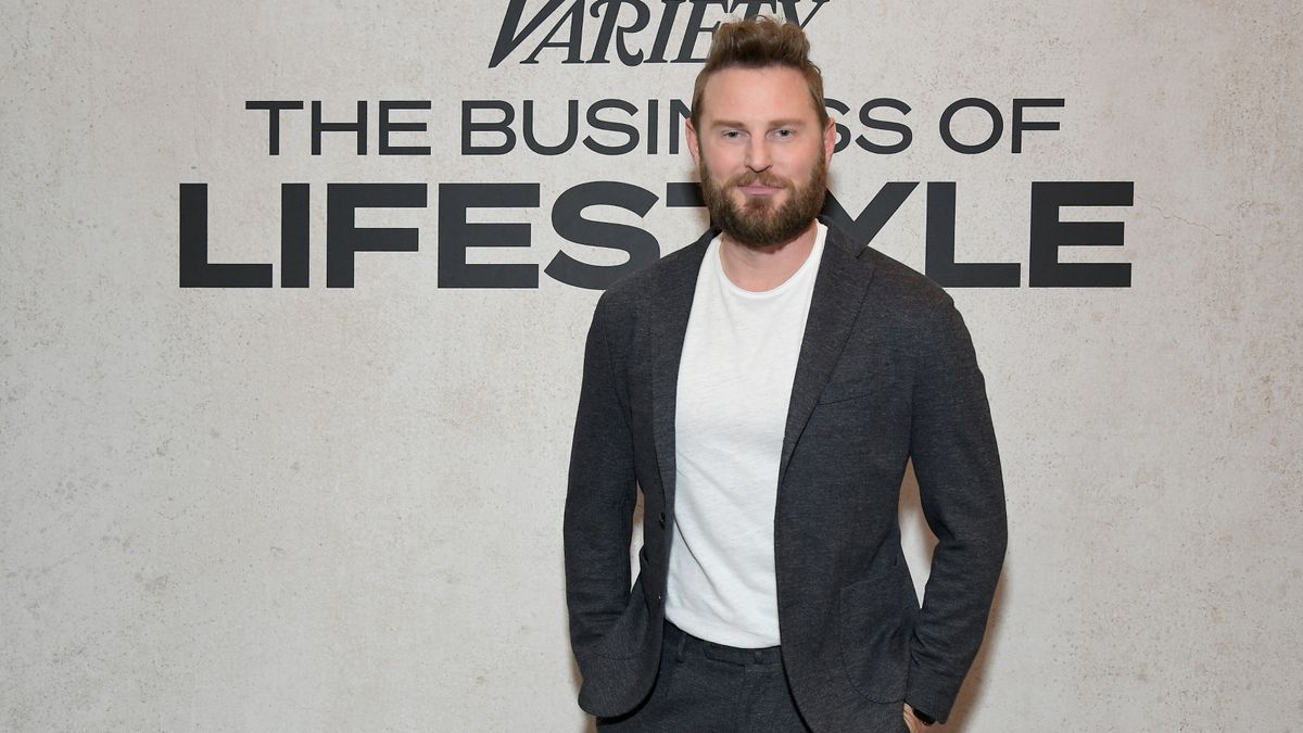 อลูมิเนียมฟอยล์ของ Bobby Berk จะทำให้การล้างแก้วและเครื่องเงินง่ายขึ้นมาก