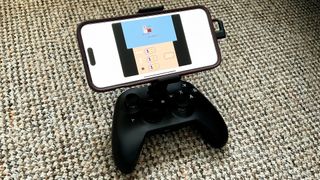 Folium playing Minesweeper 3D on iPhone with USB-C Controller
