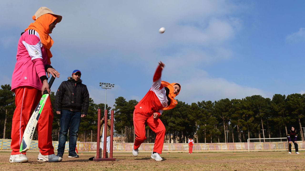 Afghan women playing cricket