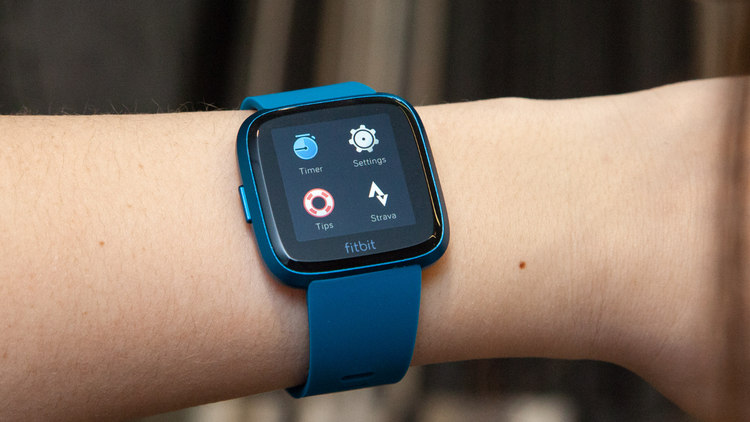 Fitbit Versa Lite Vs. Fitbit Charge 3: Which Fitbit Wins? | Tom's Guide