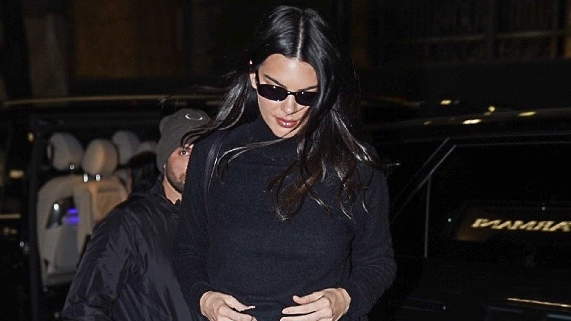 Kendall Jenner arrived at Milan Fashion Week wearing the high-vamp flats trend