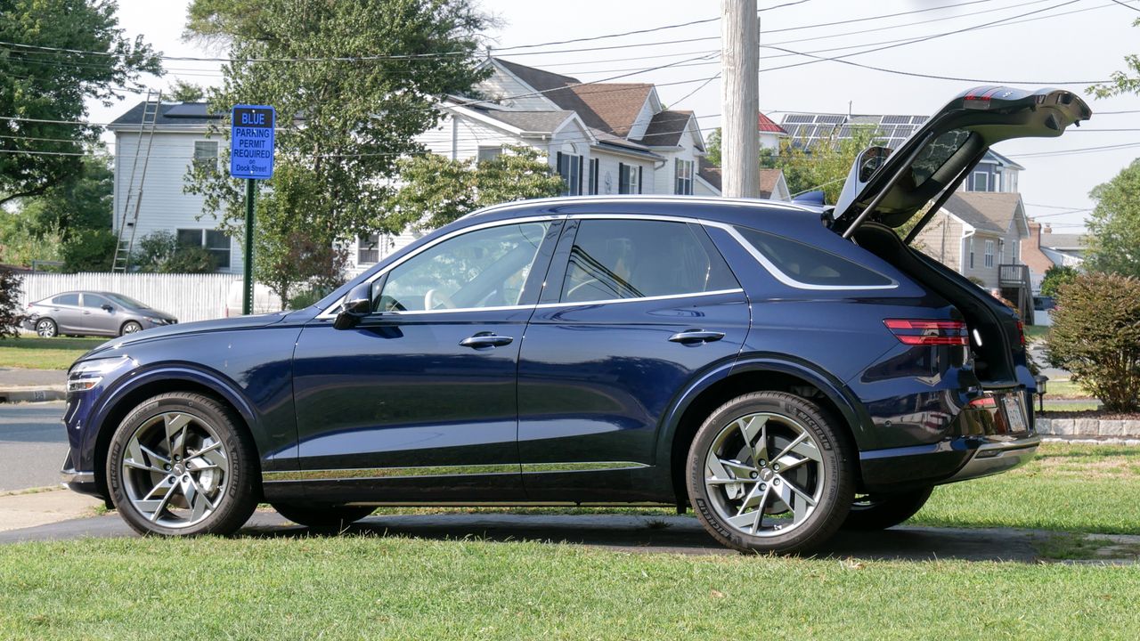 2024 Genesis Electrified GV70 AWD Prestige test drive