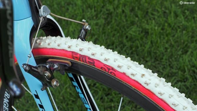 Katie Compton (Trek Factory Racing) is a big fan of the pink sidewalls on her FMB tubulars. They're not just for show, mind you - the latex coating also allows for lower pressures