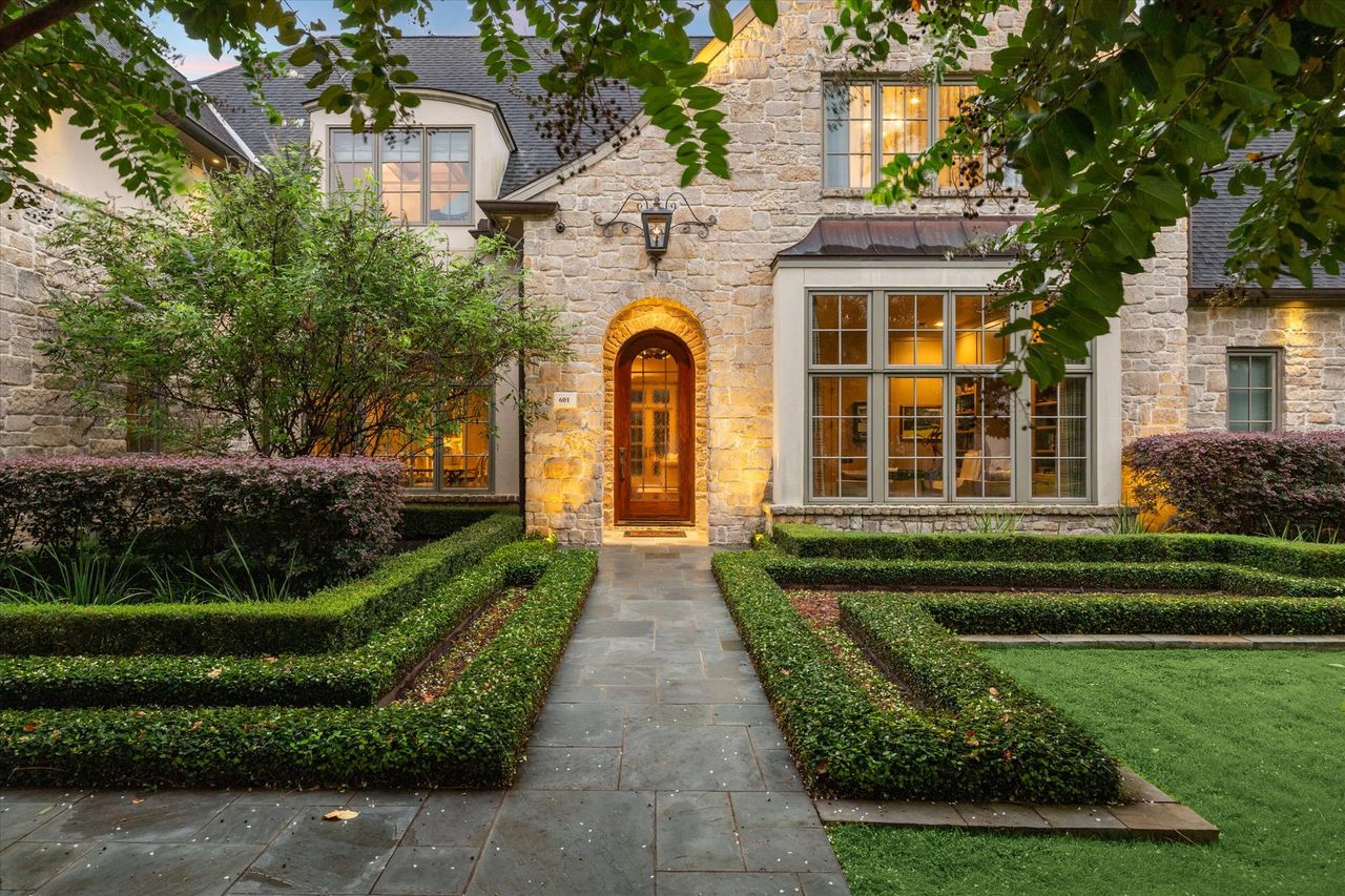 A home for sale in Houston, Texas.