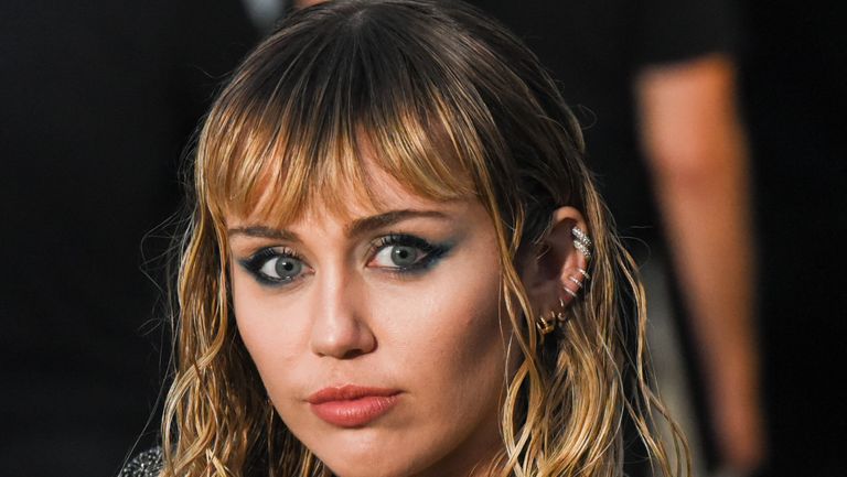 Hair, Hairstyle, Face, Blond, Fashion, Eyebrow, Bangs, Beauty, Long hair, Lip,