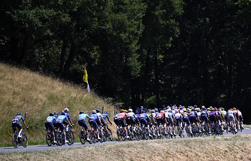 Tour de France stage 6 LIVE: The riders make their way towards the double-header of Col d'Aspin and Col du Tourmalet