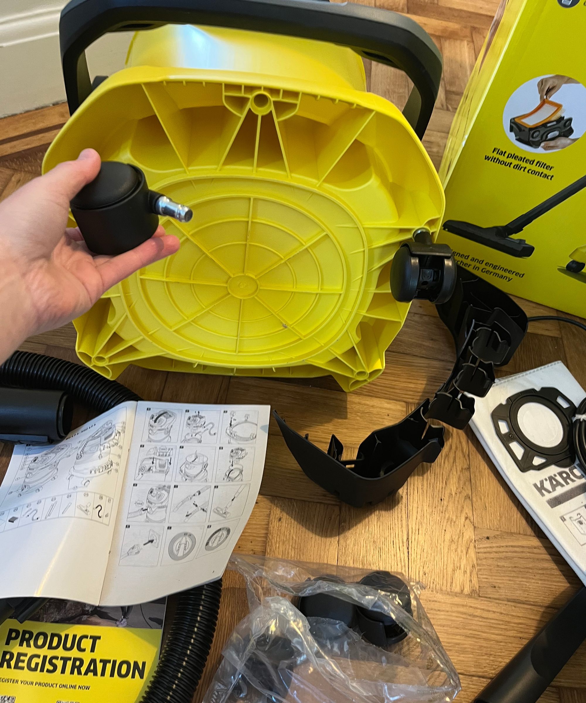 Installing the Karcher WD5 P wheels