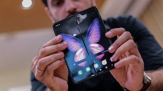 Samsung Galaxy Fold visade potential – och problem – för vikbar teknik