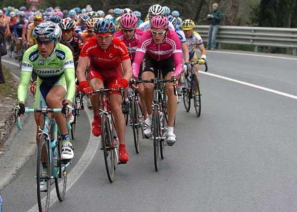 Stefano Garzelli (Liquigas) rides on the front