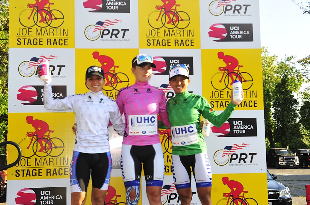 Linda Villumsen keeps the leader's jersey at Joe Martin Stage Race